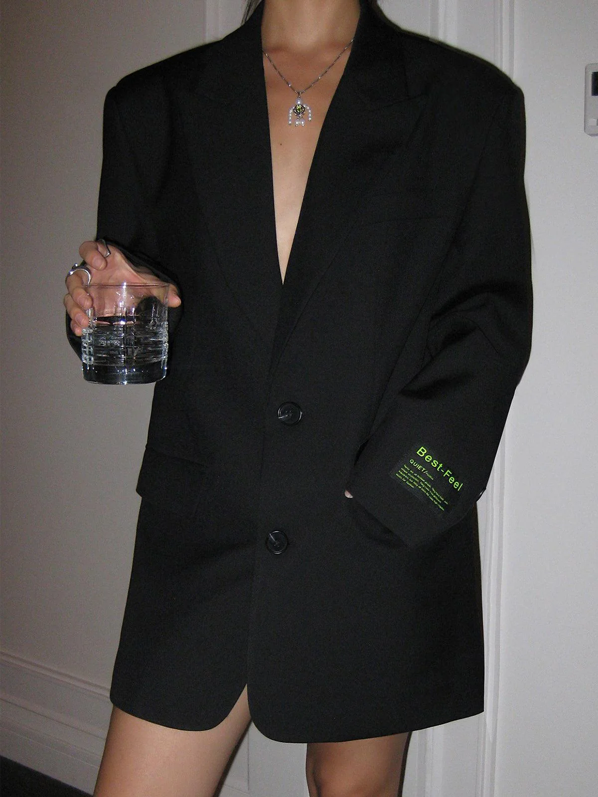 Women's Blazer - Oversized Fit - Classic Lapel - 2-Button Closure - Flap Pockets - Image 8