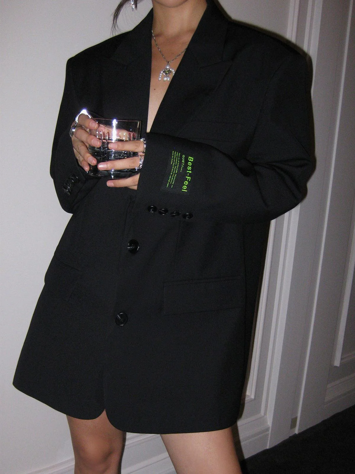 Women's Blazer - Oversized Fit - Classic Lapel - 2-Button Closure - Flap Pockets - Image 9