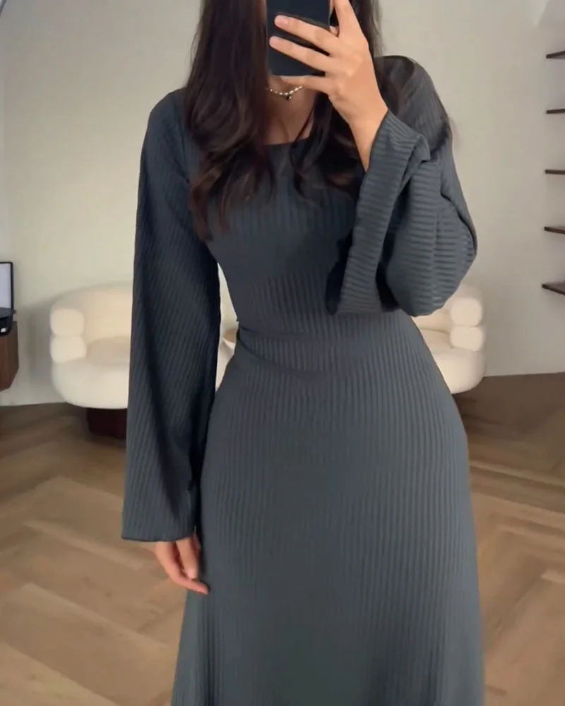 Women's Maxi Dress - Ribbed - Slim Fit - Long Sleeves - Round Neck - Image 4