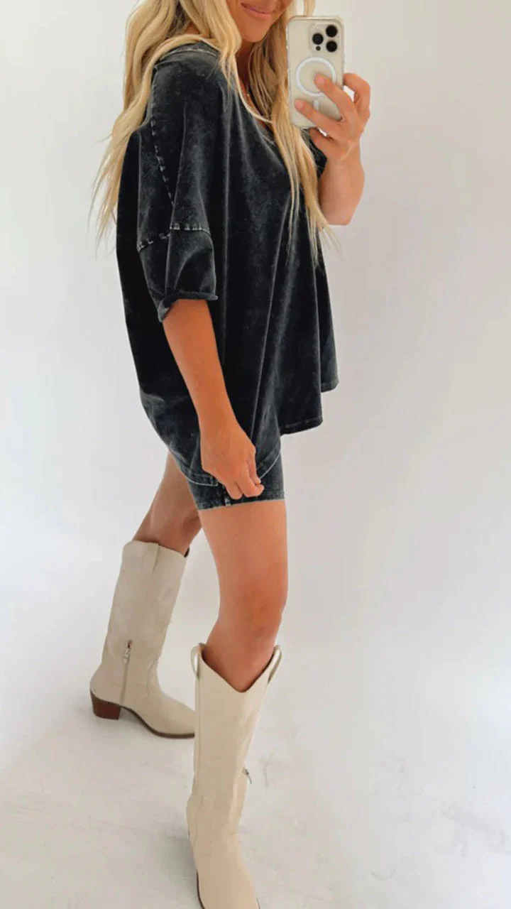 Ladies Set - Oversized T-shirt with V-neck - Stretch Biker Short - Comfort Fit - Image 10