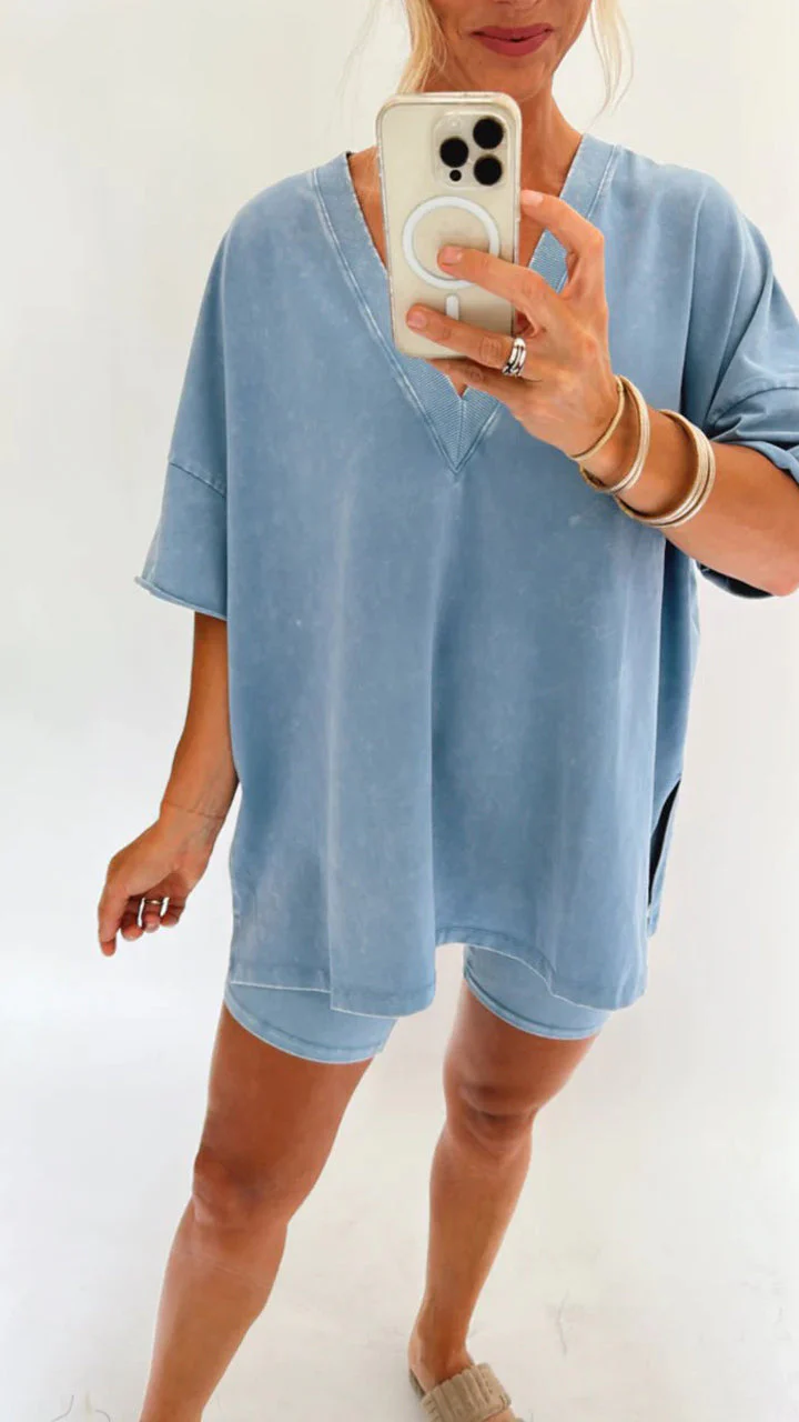 Ladies Set - Oversized T-shirt with V-neck - Stretch Biker Short - Comfort Fit - Image 15