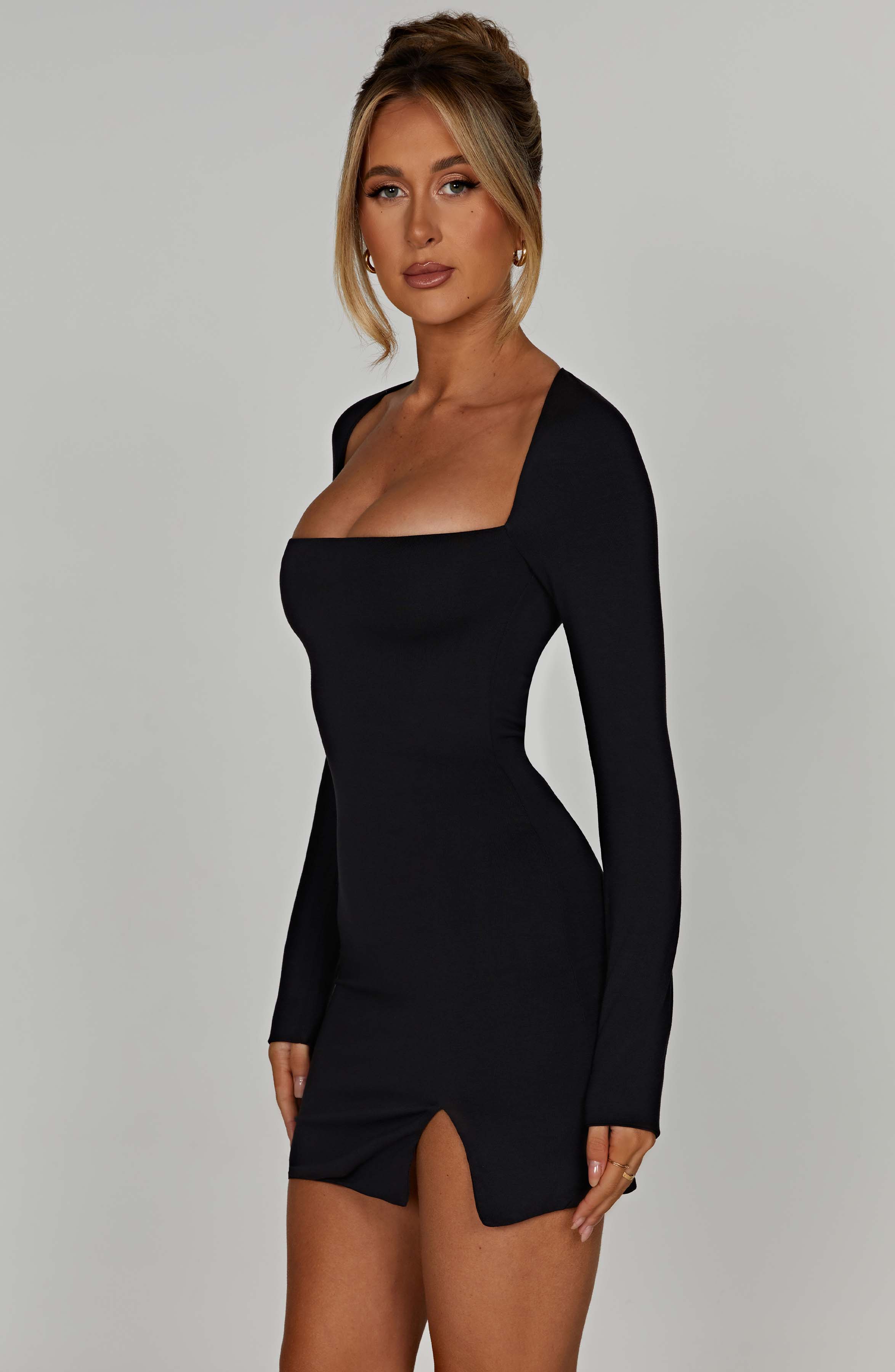 Women's Bodycon Mini-dress - Long Sleeves - Square Neck - Slim Fit - Elegant Cut - Image 3