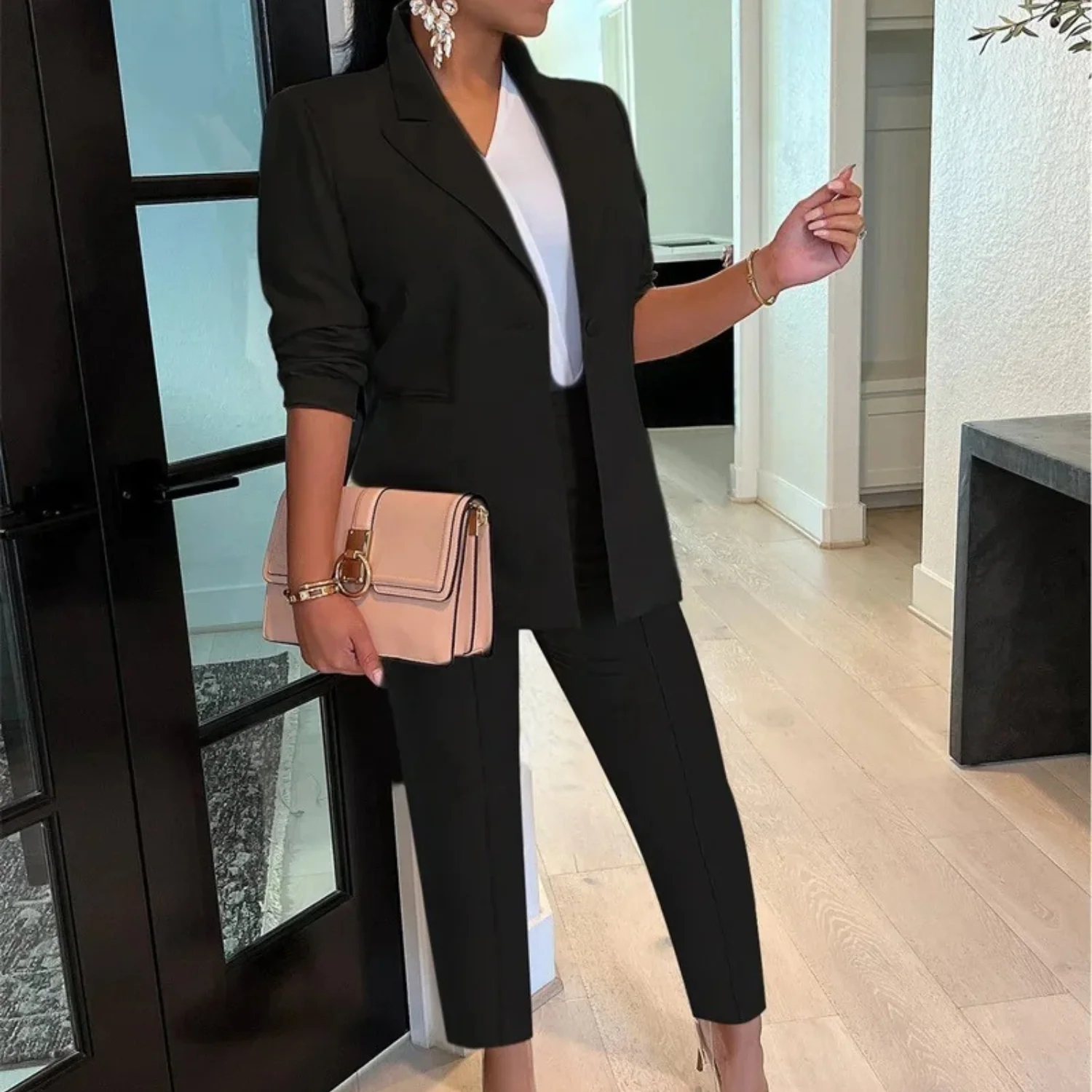Women's Suit Set – Tailored Blazer with Slim Fit Pants – High Waist – Ankle-Free Model - Image 4