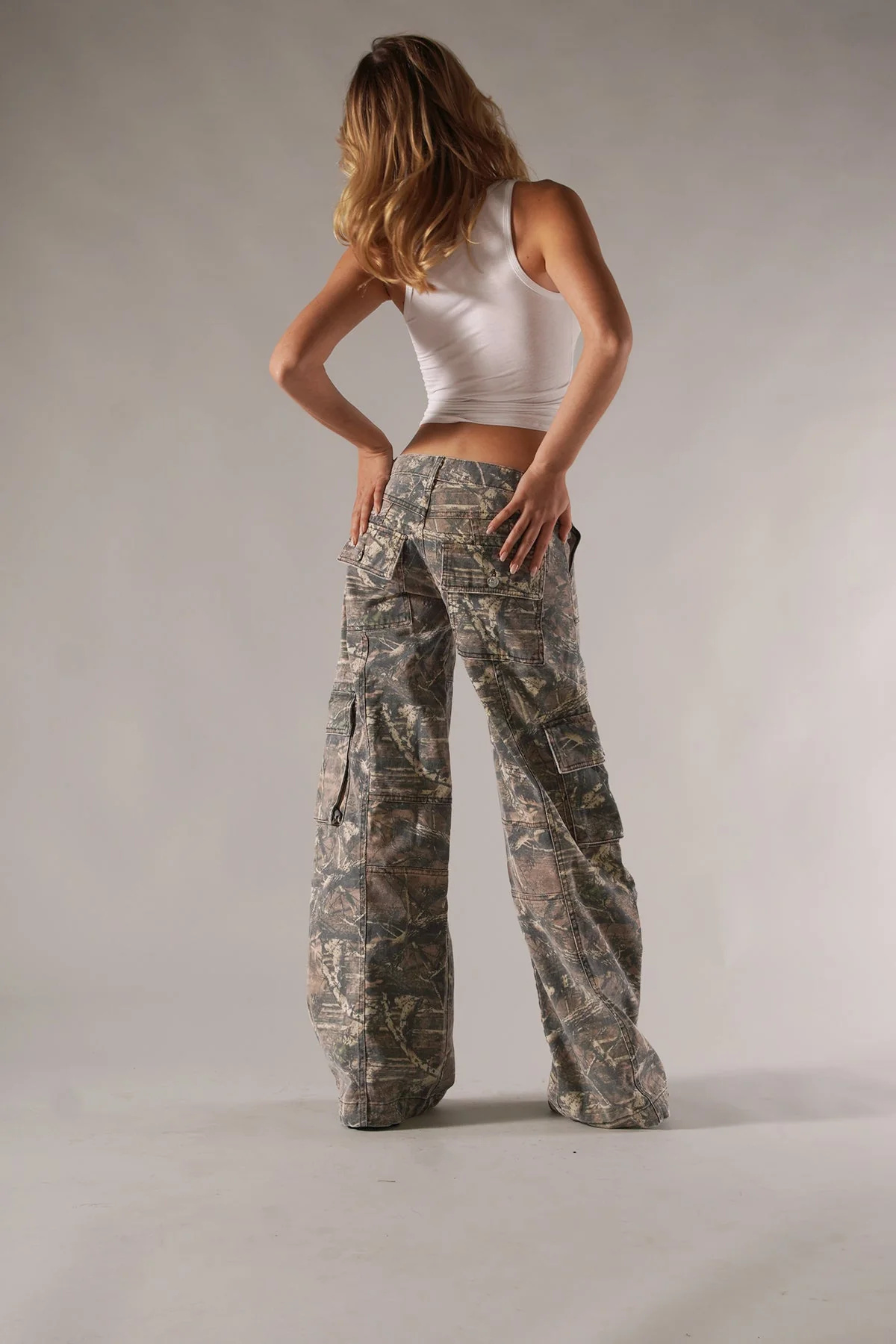 Women's Cargo Pants - Relaxed Fit - Multiple Pockets - Comfortable Outdoor Design - Image 3