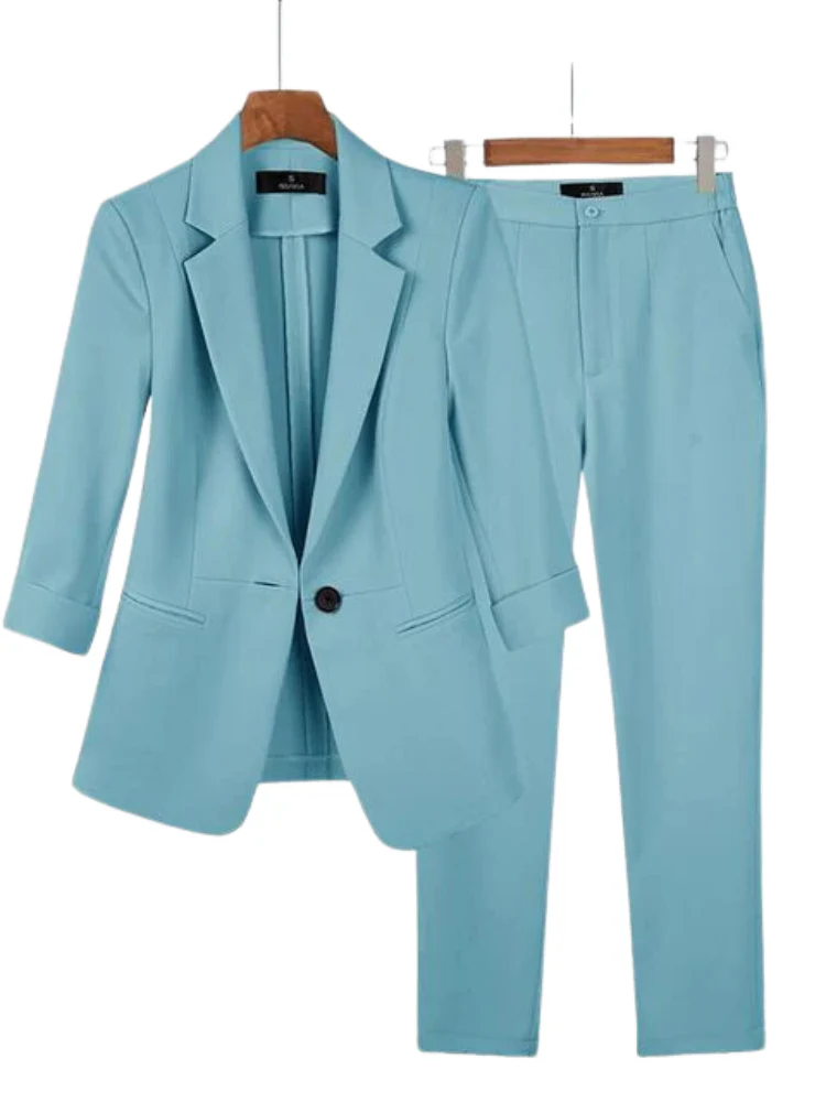 Elegant Blazer & Trouser Set for Women - Image 3