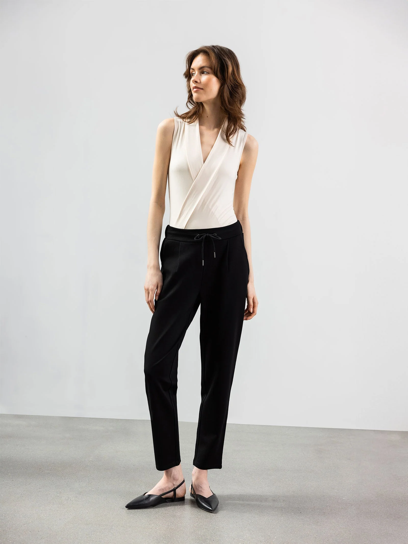 Women's Jogging Pants – Tapered Fit – Elastic Waist with Drawstring – With Pockets - Image 3