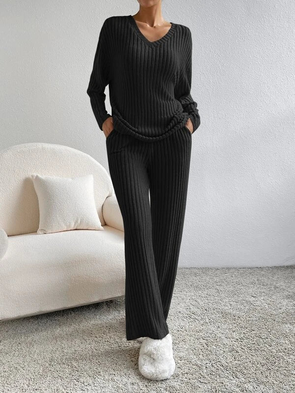 Women's Lounge Set – Ribbed – Relaxed Fit – V-Neck – Comfortable Knit Fabric - Image 3