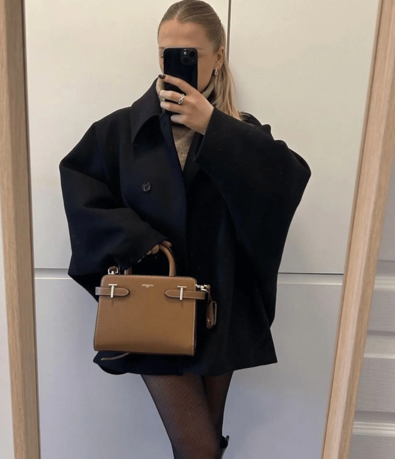 Ladies Oversized Coat - Wool Blend - Wide Lapels - Button Closure - Hip Length Comfort Fit - Image 13