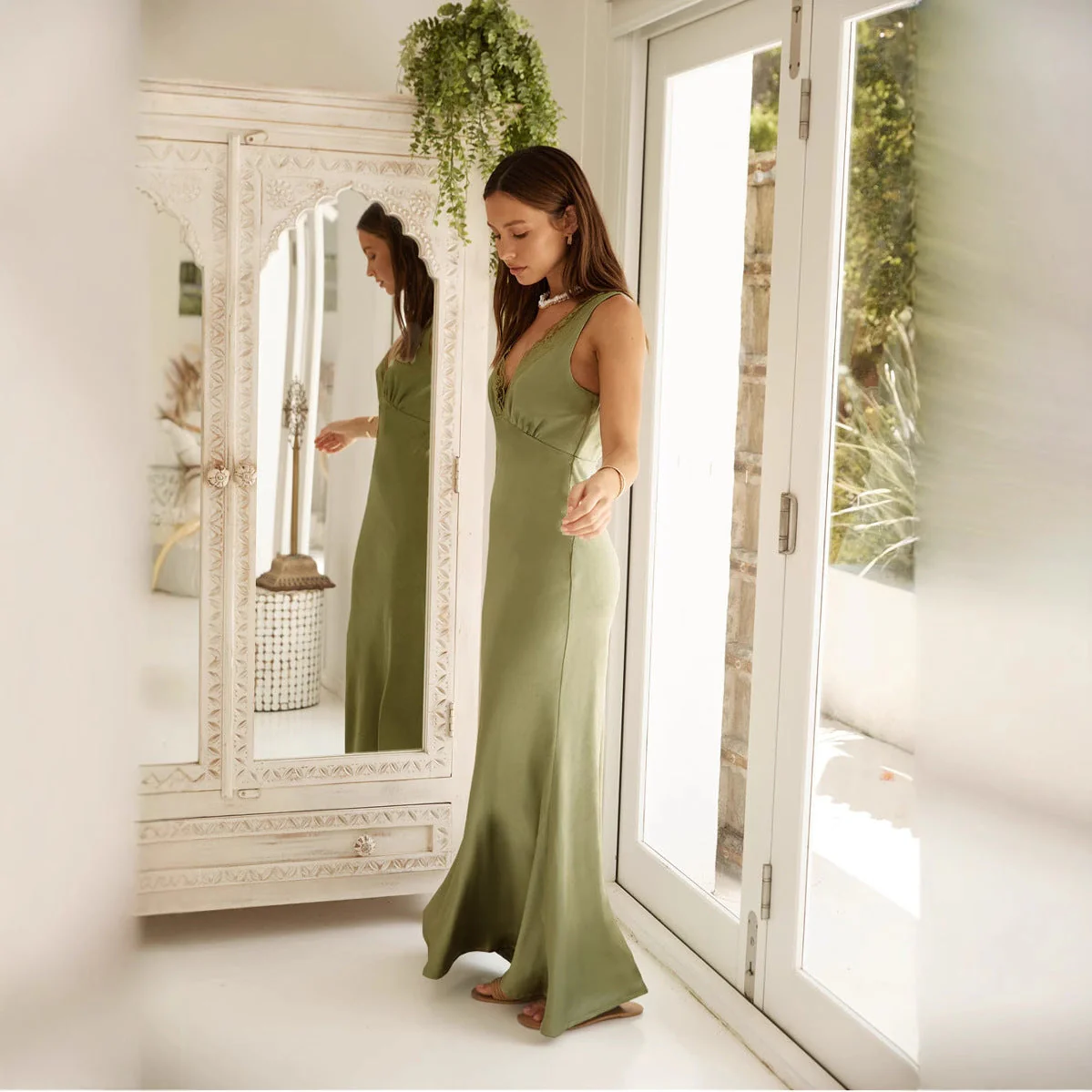 Ladies Evening Dress – Satin – Slim Fit – Sleeveless – V-neck with Lace Trim - Image 3