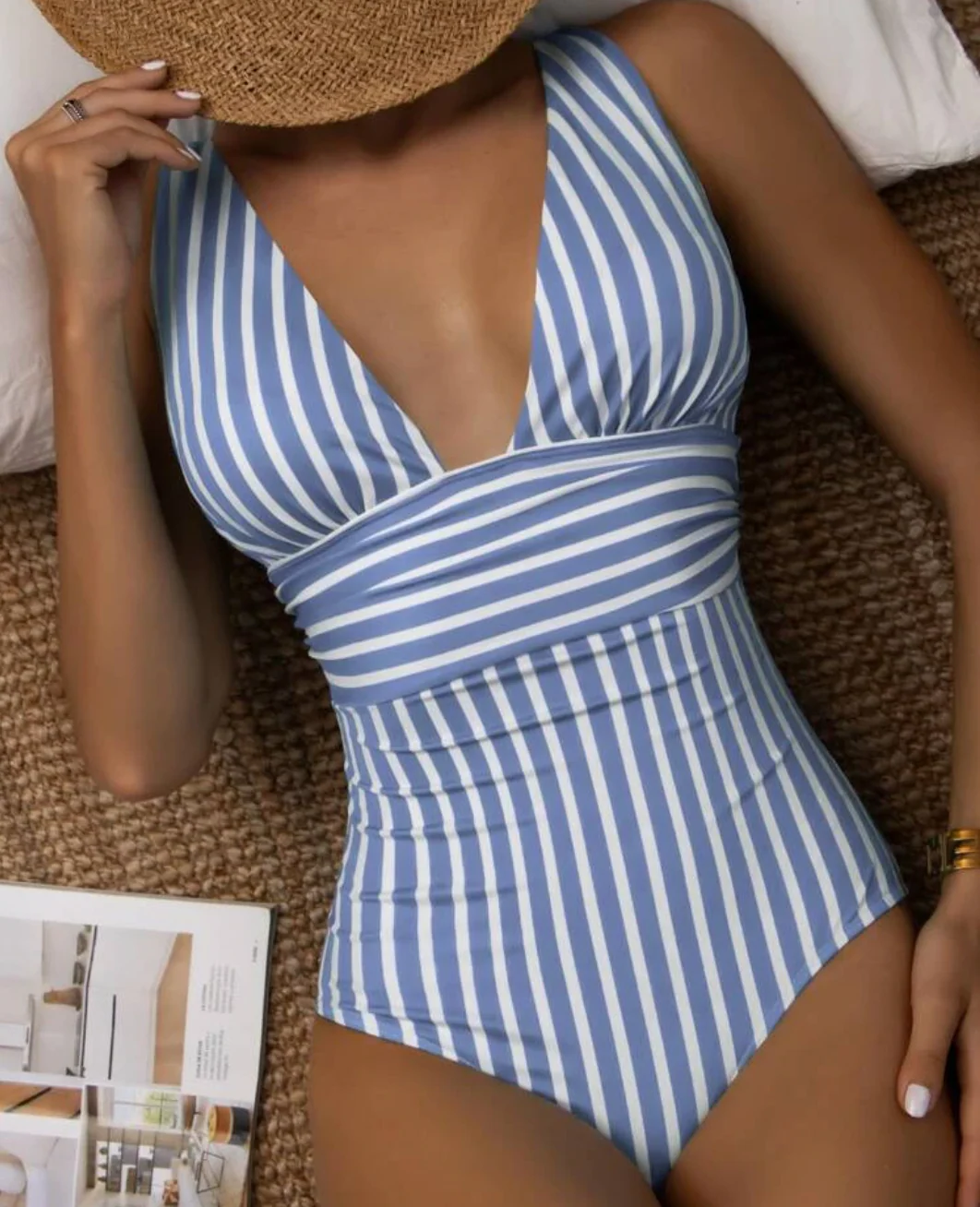 Women's swimsuit – Stretch fit – V-neck – Ruched – Figure-shaping model - Image 4