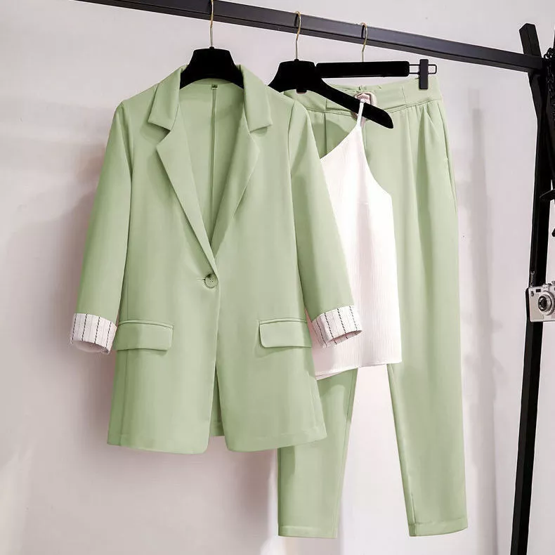 Women's Blazer 3-piece set – Tailored Fit – Single Button – Classic Lapels – Rolled-Up Sleeves - Image 2