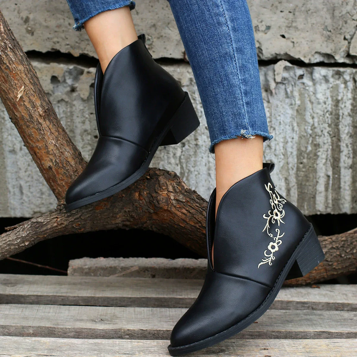 Women's Ankle Boots – Smooth Leather-Look – Low Heel – V-Cut – Embroidered Flower Motif - Image 4