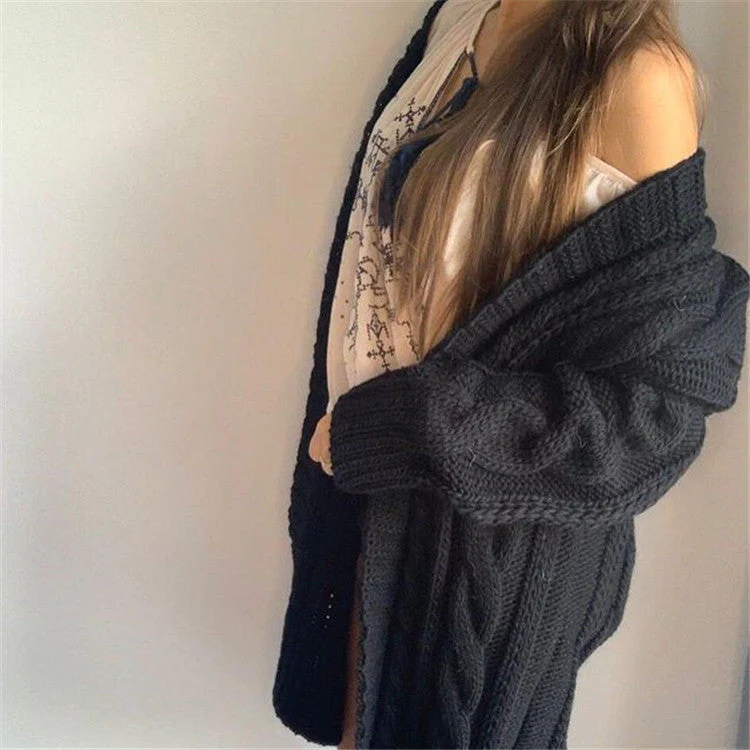 Women's Knitted Sweater – Oversized Fit – Wool Mix – Cable Pattern – V-neck – Long Sleeves - Image 4