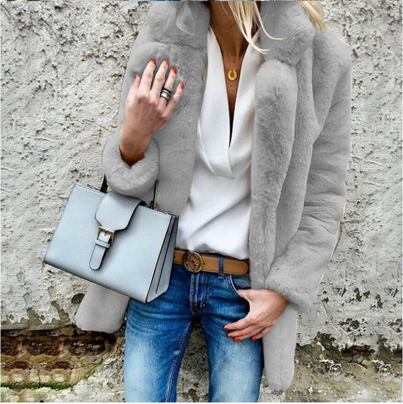 Women's Coat – Oversized Fit – Faux Fur – Long Sleeves – Classic Collar - Image 2