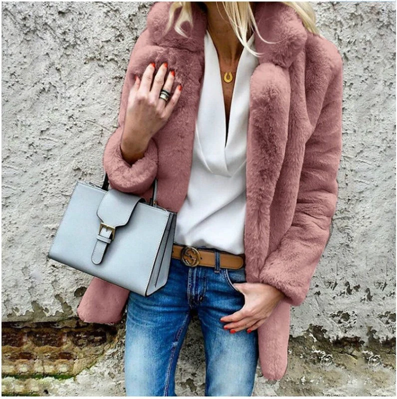 Women's Coat – Oversized Fit – Faux Fur – Long Sleeves – Classic Collar - Image 4