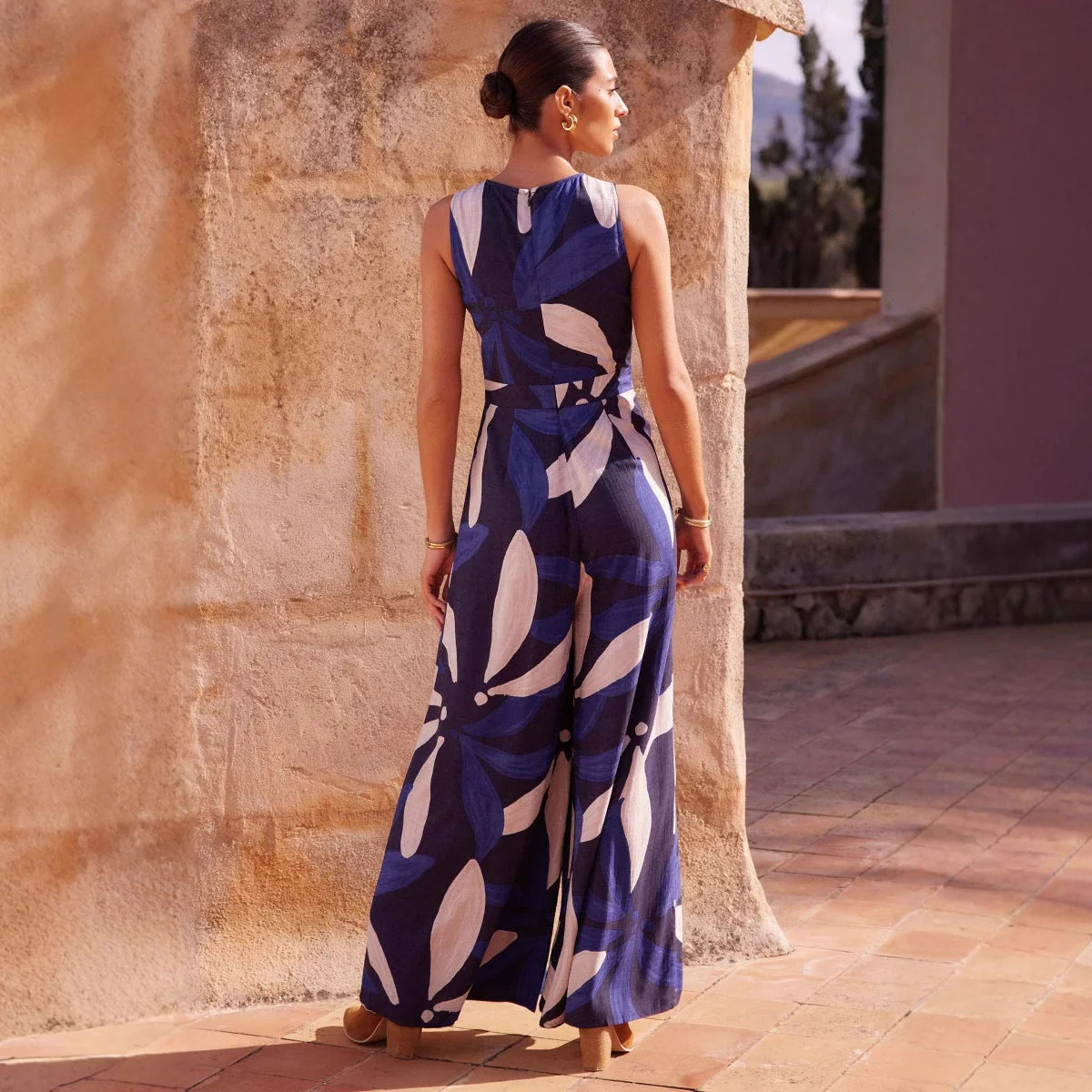 Women's jumpsuit – Sleeveless – Wide legs – Breathable – Abstract print – Waist belt - Image 3