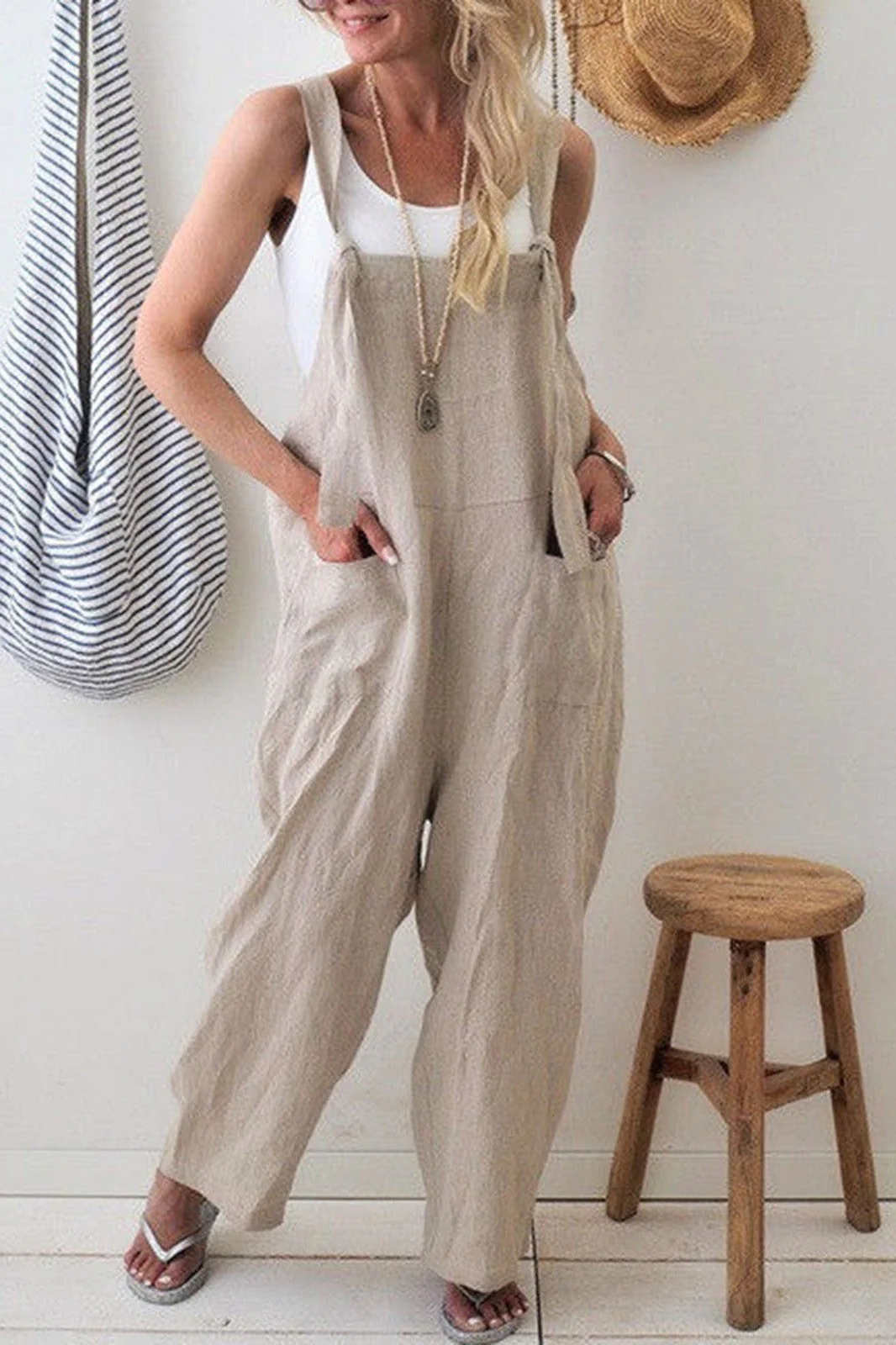 Women's jumpsuit – Relaxed fit – Wide legs – Adjustable straps – With pockets - Image 2