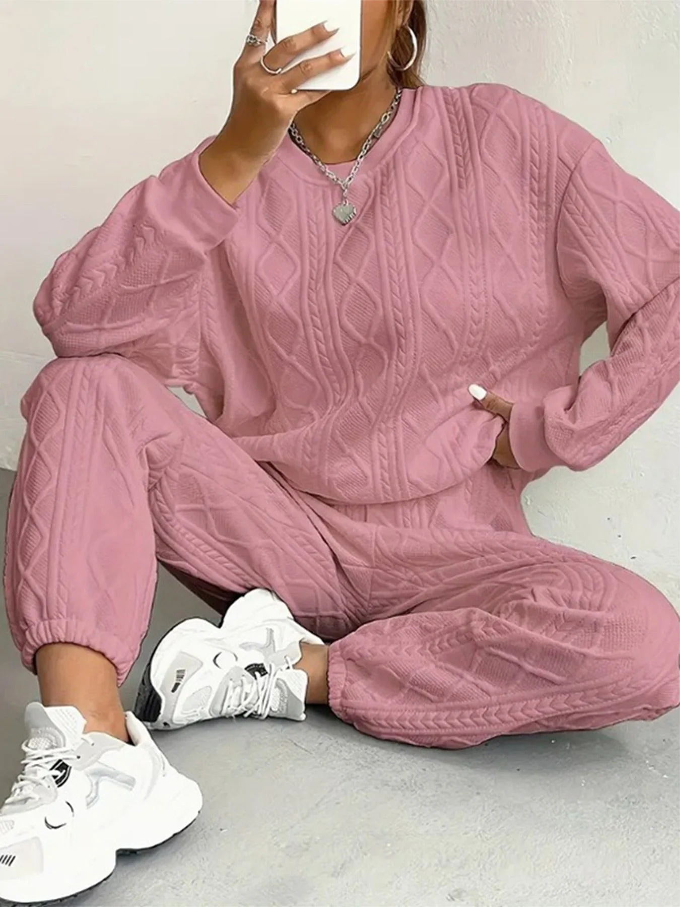 Women's Lounge Set – Knitted Cable Pattern – Relaxed Fit – Long Sleeves & Ribbed Pants - Image 2