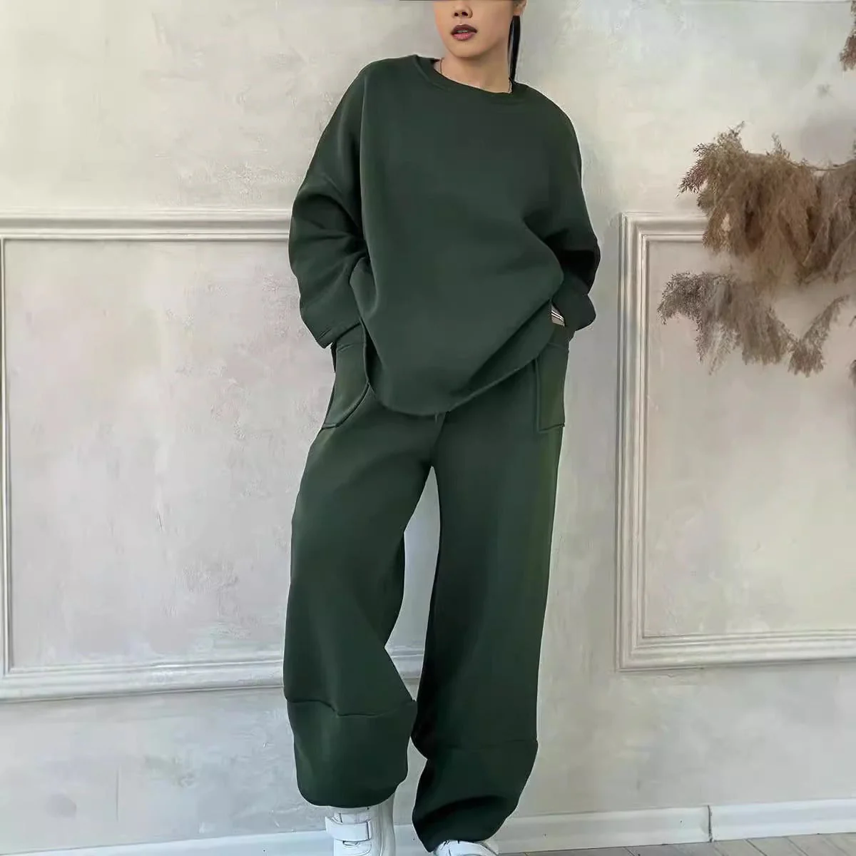 Women's Lounge Set – Oversized Fit – Cotton Blend – Sweatshirt and Wide Pants - Image 3