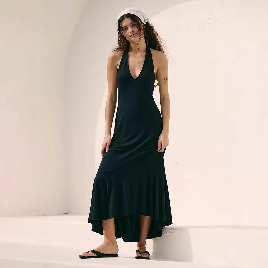 Women's Maxi Dress – Flowy Fit – Pleated – Halter V-Neck – Light and Elegant - Image 3