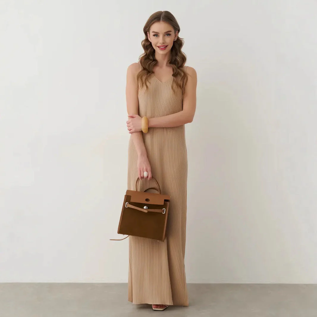 Women's maxi dress – Relaxed fit – V-neck – Sleeveless – Pleated soft fabric - Image 2