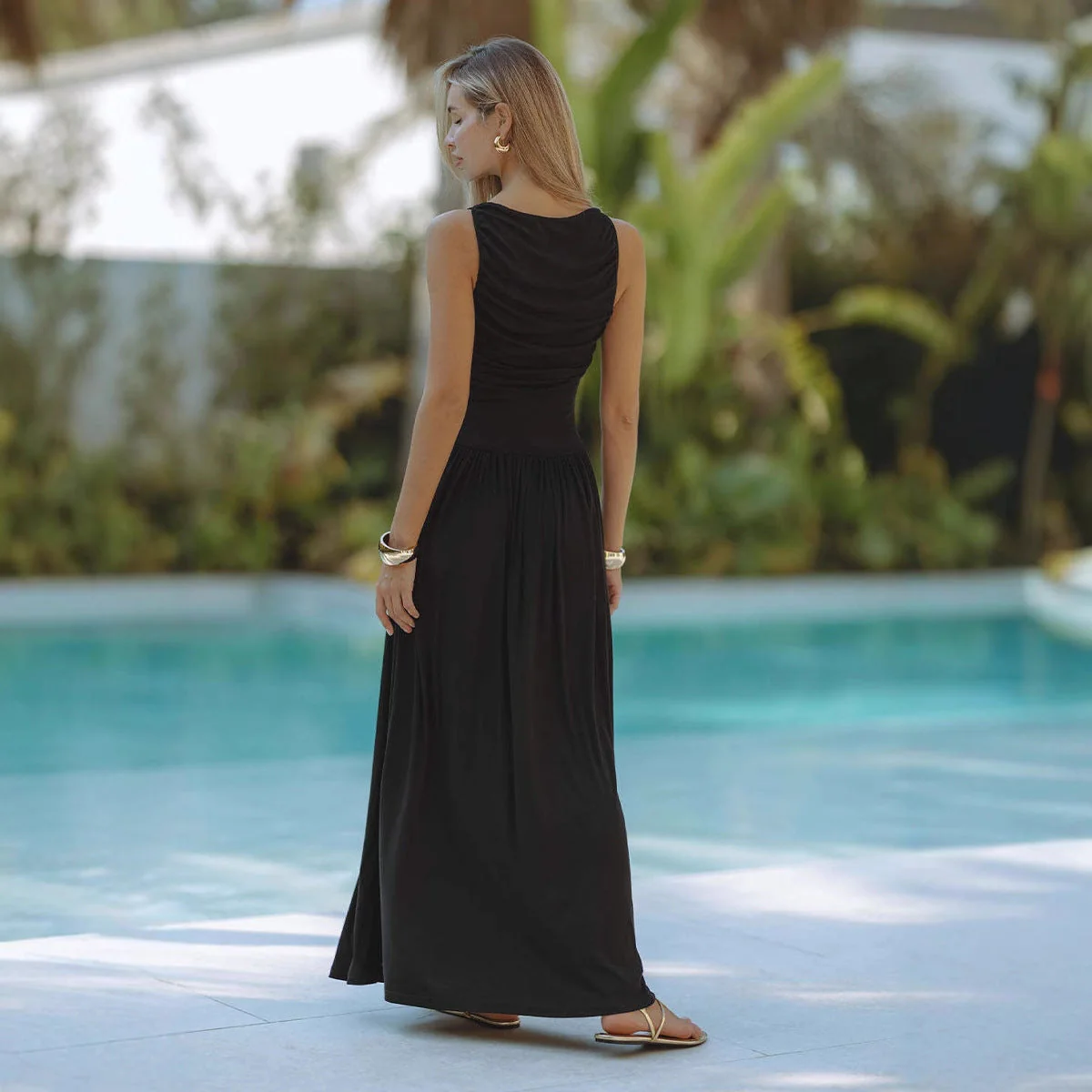 Ladies Maxi Dress – Slim Fit – Sleeveless – Ruching Detail – Lightweight – Elegant Model - Image 4