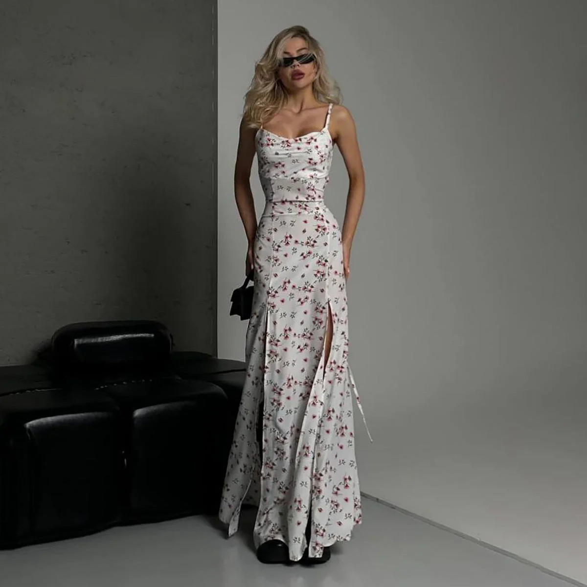 Ladies maxi-dress – Slim fit – Spaghetti straps – High split – Floral print – Linen - Image 4