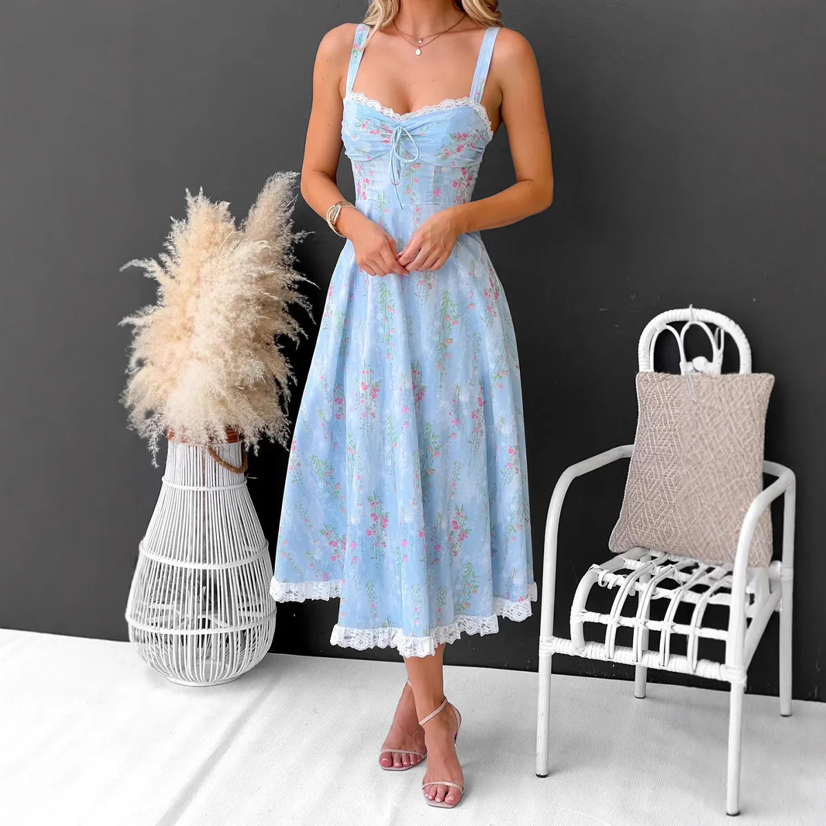 Women's midi dress – A-line fit – Spaghetti straps – Cotton – Floral print with lace - Image 4