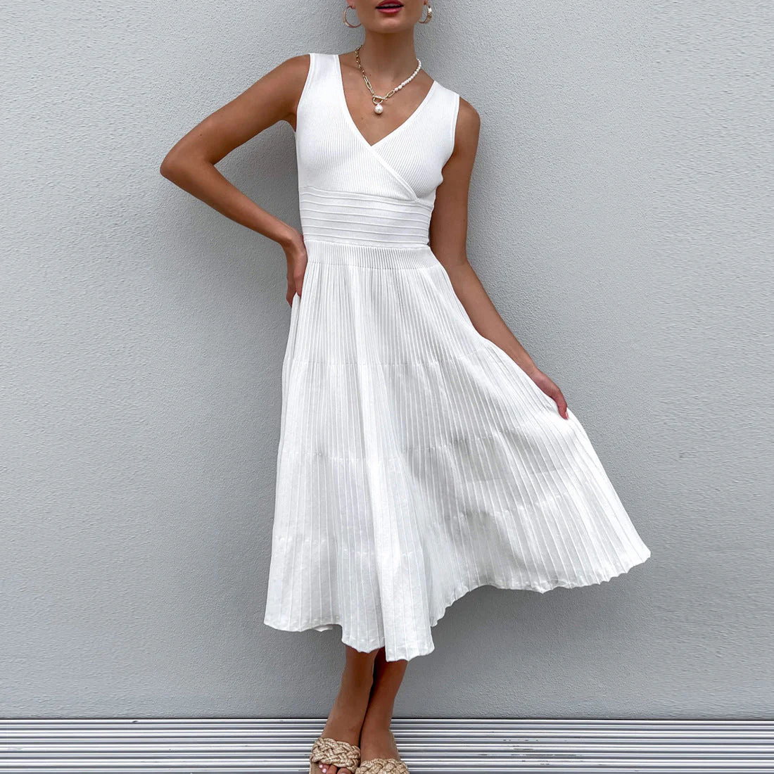 Ladies midi dress – A-line – V-neck – Sleeveless – High waist – Soft knit - Image 3