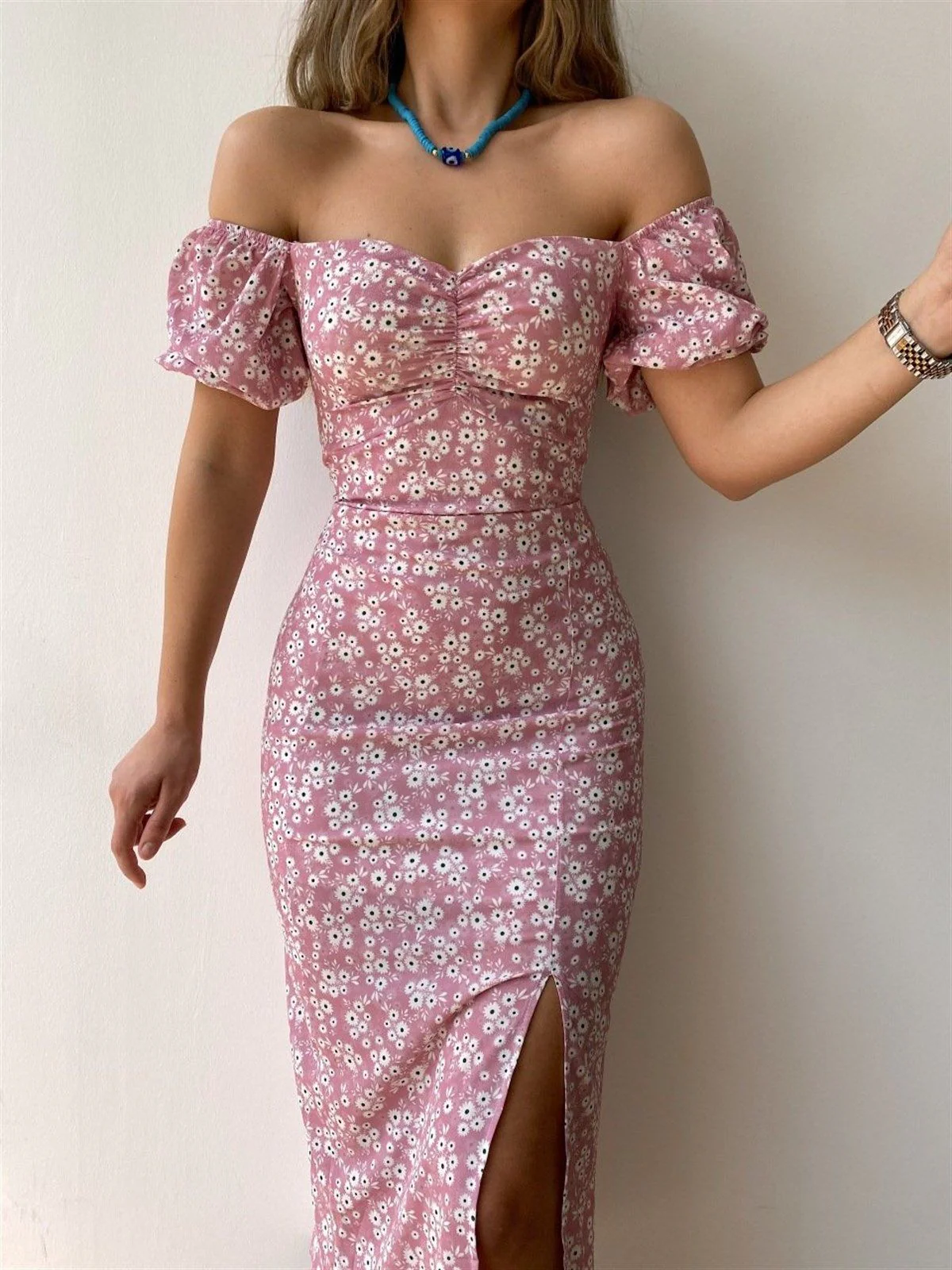Ladies midi dress – Slim fit – Off shoulder – Ruched bodice – Puff sleeves – With slit - Image 4