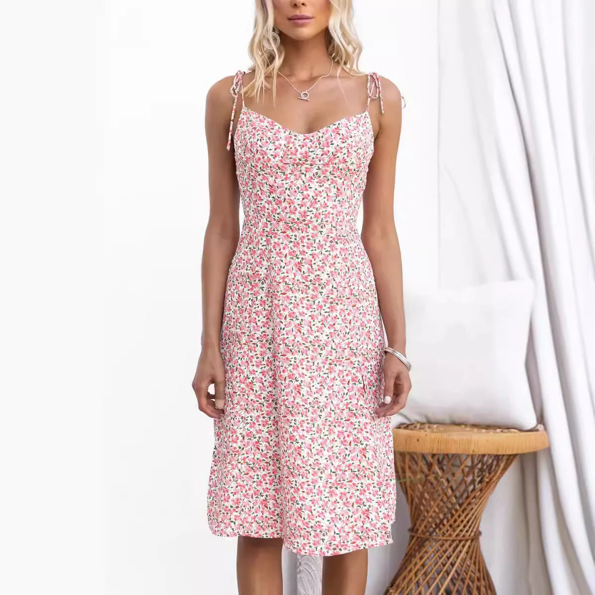 Women's midi dress – Slim fit – V-neck – Spaghetti straps – Floral print – Side slit - Image 4