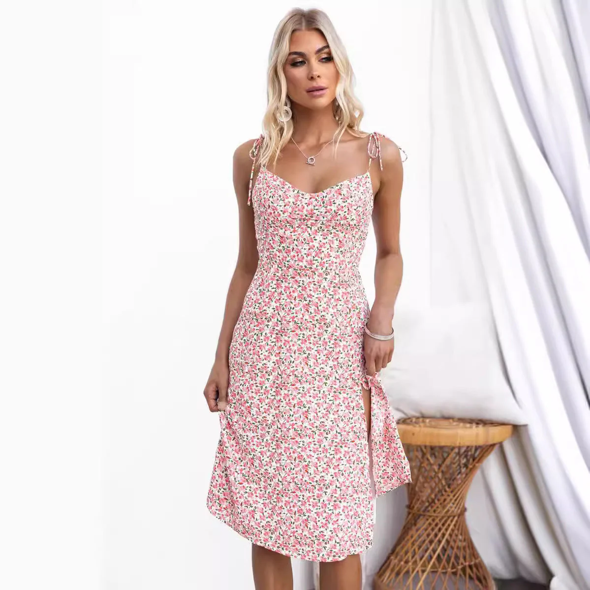 Women's midi dress – Slim fit – V-neck – Spaghetti straps – Floral print – Side slit - Image 5