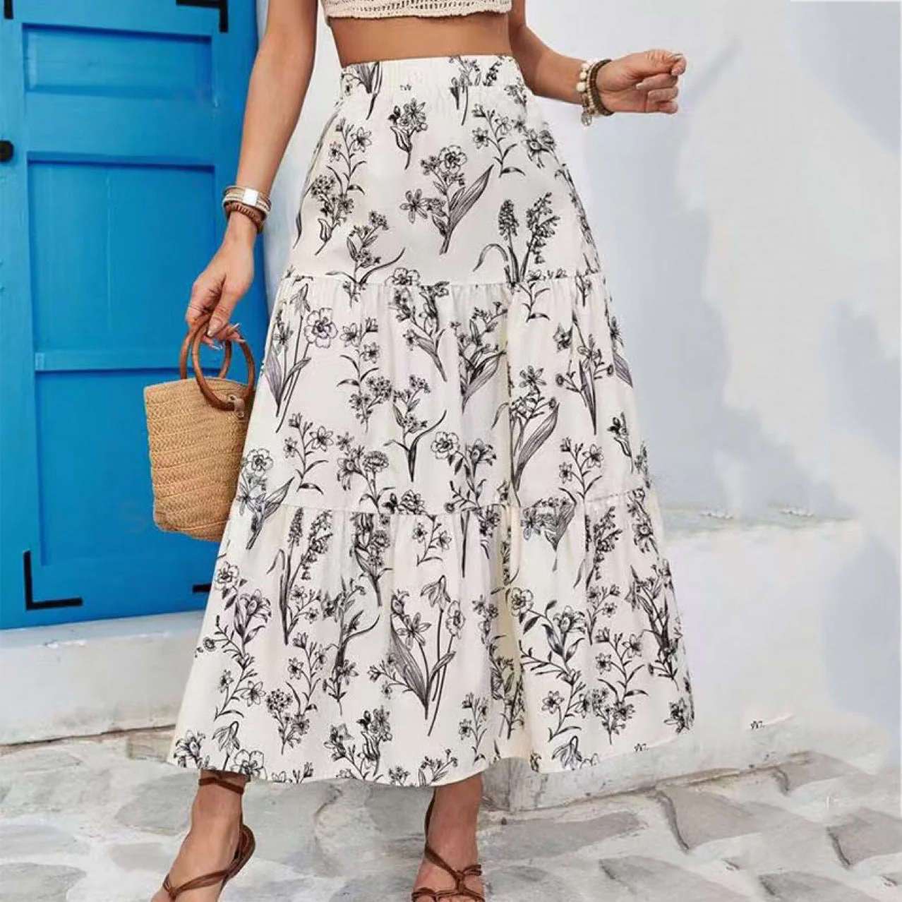 Women's midi skirt – Elastic waist – Floral print – Airy layers – Comfort fit - Image 2