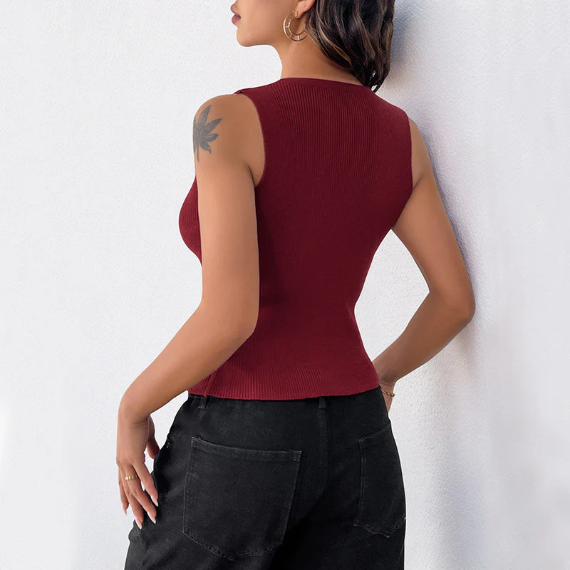 Women's sleeveless top – Slim fit – Ribbed fabric – Cut-out with frog closures - Image 2