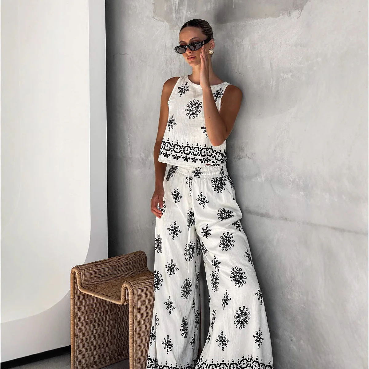 Ladies Set with Sleeveless Top and Wide Pants – Linen Cotton – Cropped Fit – Breathable - Image 3