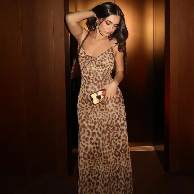 Ladies Slipdress – Slim Fit – Satin Look – Backless – Spaghetti Straps – Leopard Print - Image 4