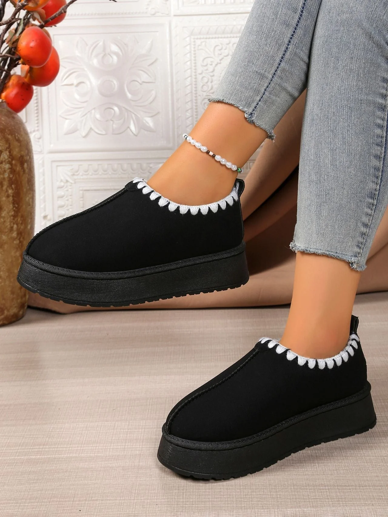 Women's snow boots – Slip-on ankle boot – Warm lining – Anti-slip sole – Casual comfort