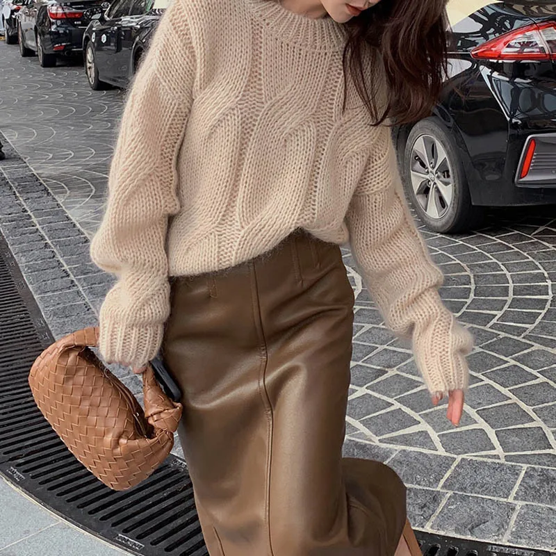 Women's Sweater – Oversized Fit – Wool – Cable Pattern – Long Sleeves – Round Neck - Image 2