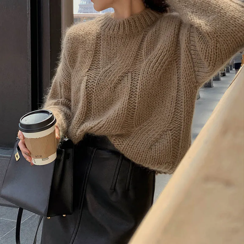 Women's Sweater – Oversized Fit – Wool – Cable Pattern – Long Sleeves – Round Neck - Image 4
