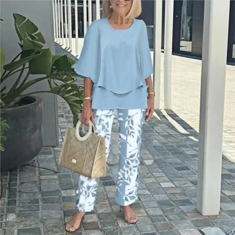 Ladies Two-Piece Set – Loose-Fitting Top – Layered Hem – Straight Pants with Print - Image 2