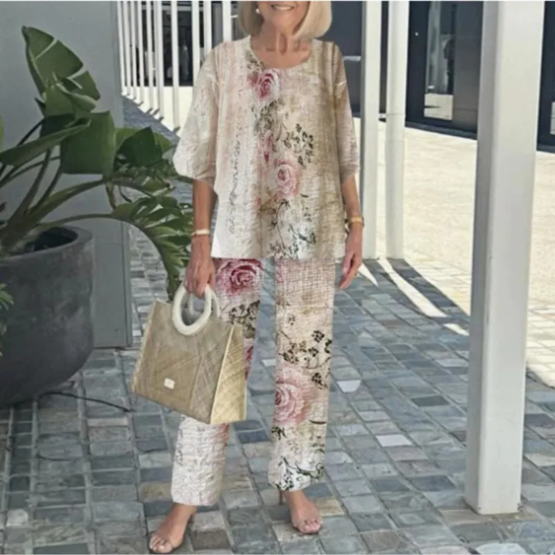 Ladies Two-Piece Set – Loose-Fitting Top – Layered Hem – Straight Pants with Print - Image 3