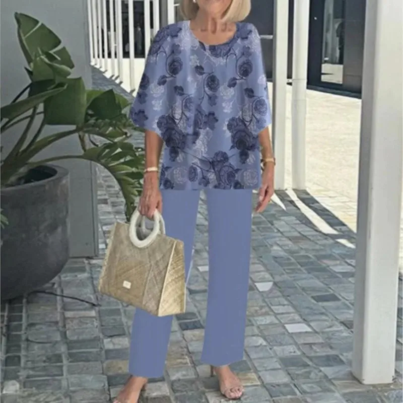 Ladies Two-Piece Set – Loose-Fitting Top – Layered Hem – Straight Pants with Print - Image 4
