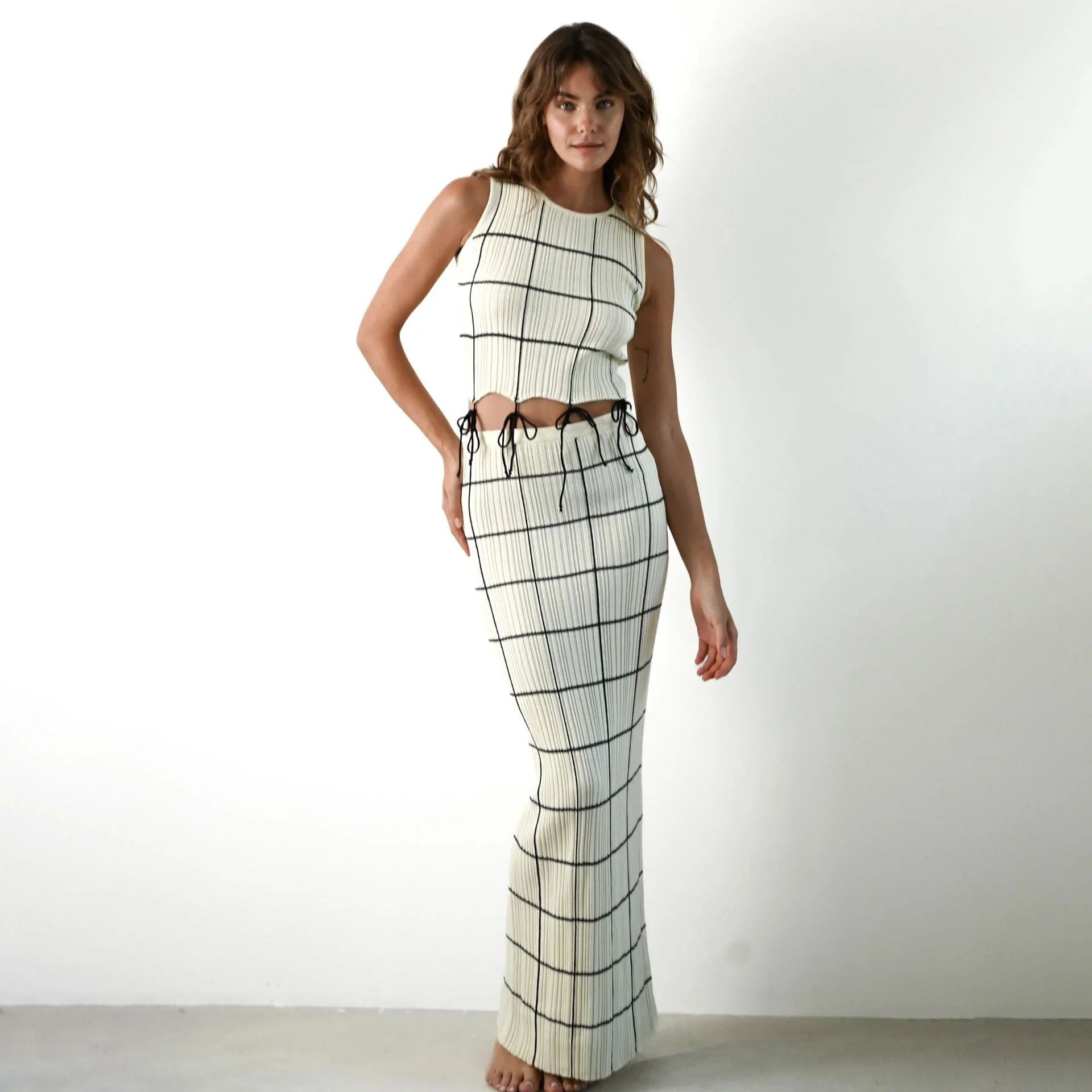 Ladies Twinset – Knitted – Sleeveless Crop Top – Ribbed Skirt – Slim Fit – Bow Detail - Image 2