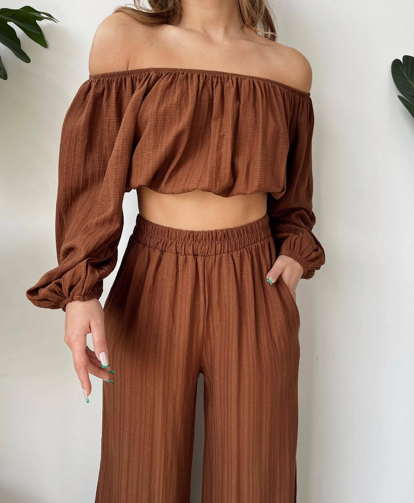 Ladies Two-Piece Set – Offshoulder Crop Top – Wide High Waist Pants – Airy Fabric - Image 5