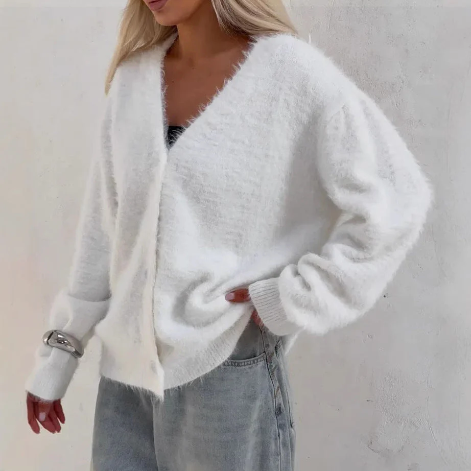 Women's cardigan – Oversized fit – Soft knit – Button closure – V-neck comfortable - Image 2