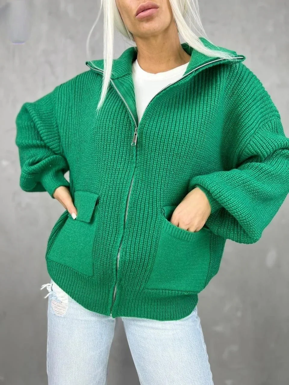 Women's Cardigan – Relaxed Fit – Knitted Wool – Zip Closure – Ribbed Texture – Flap Pockets - Image 4