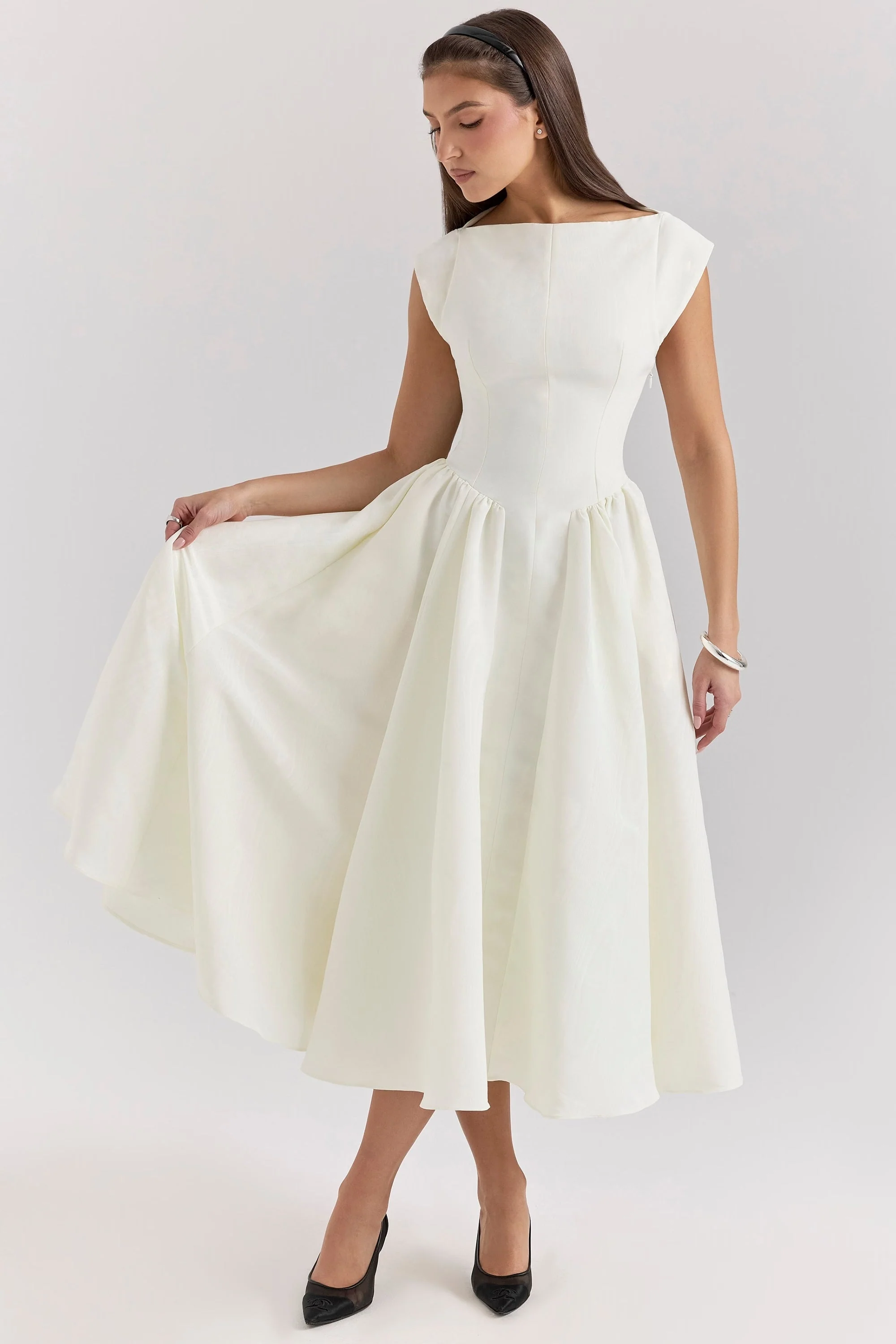Women's dress – Elegant A-line – Midi length – High neck – Sleeveless – Luxury fabric - Image 3