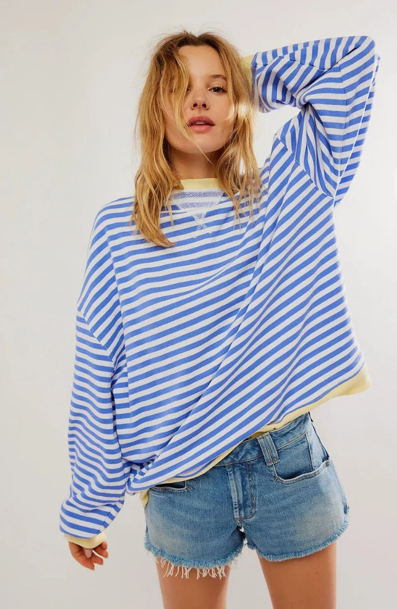 Striped sweater for a modern look - Image 3