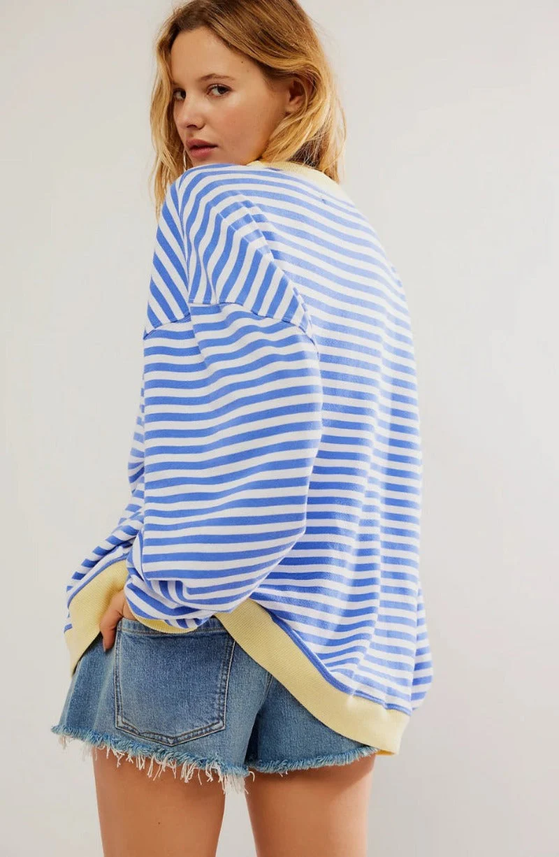 Striped sweater for a modern look - Image 4