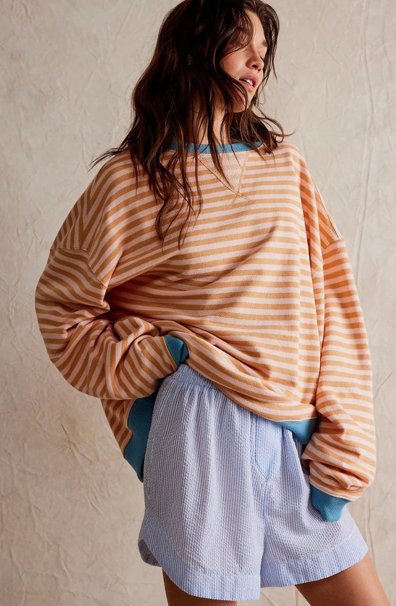 Striped sweater for a modern look - Image 5
